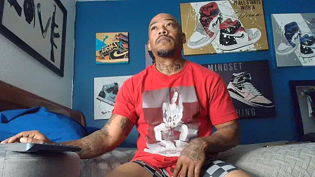 athephenomenal1 online show from November 2025 05:57:02 PM