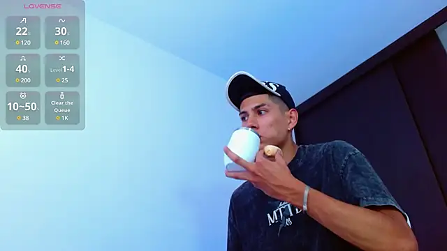 Valerio 20 online show from March 2025 07:47:02 PM