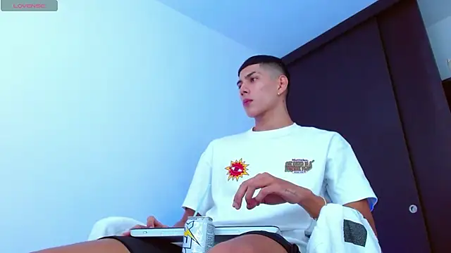 Valerio 20 online show from March 2025 07:48:02 PM