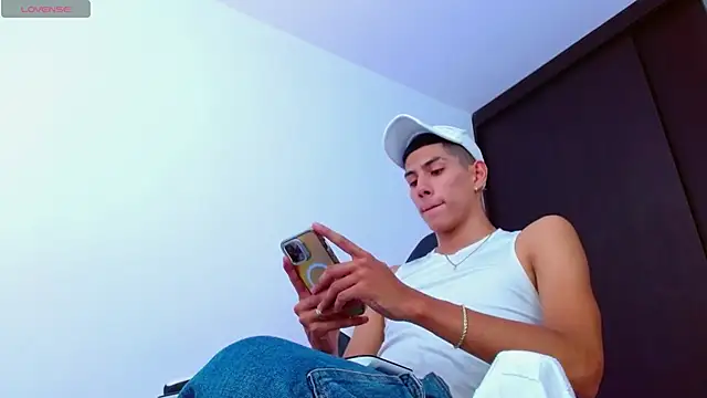 Valerio 20 online show from March 2025 07:35:02 PM