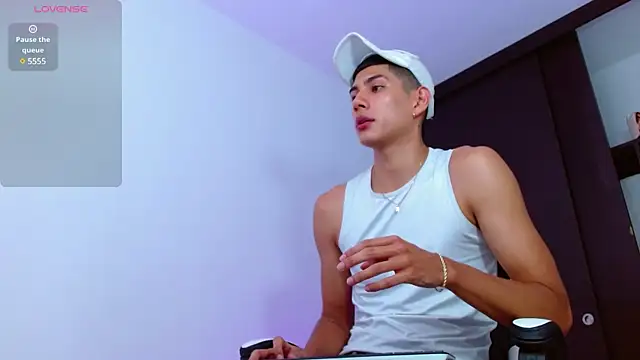 Valerio 20 online show from February 2025 07:33:02 PM