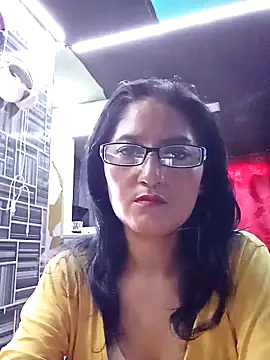 AdelinaMiran90 online show from September 2025 05:46:01 PM