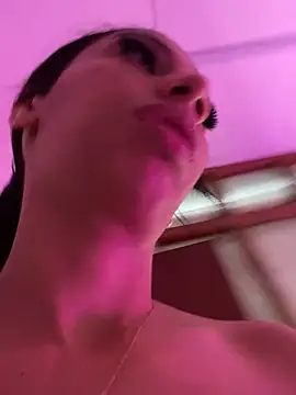 Lina10 online show from April 2026 09:05:01 PM