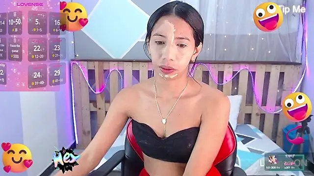 Snapshot of Lina10 chatting on March 2025 06:23:02 PM Lina10 online show from March 2025 06:23:02 PM