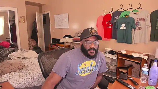 MrChuckDailyXXX online show from November 2025 02:53:02 PM