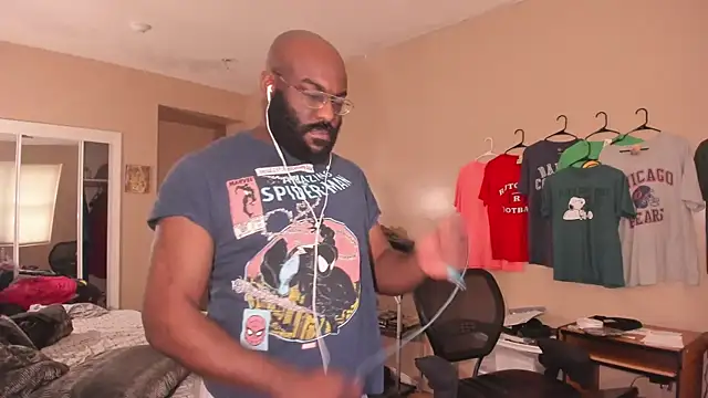 MrChuckDailyXXX online show from November 2025 01:37:02 PM