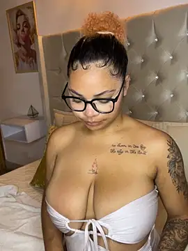 Eloisa cleavage  online show from December 2025 10:15:02 AM