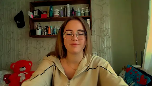 luxie milady online show from October 2025 11:01:02 AM
