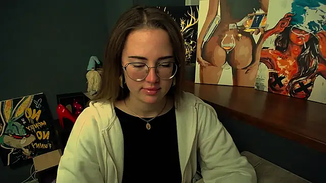 luxie milady online show from November 2025 01:11:02 PM