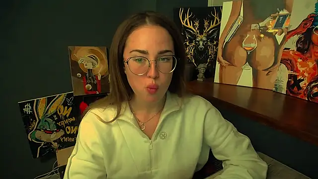 luxie milady online show from April 2026 12:50:02 PM