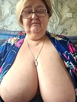 Snapshot of Awn290668 chatting on November 2025 08:40:01 AM Awn290668 online show from November 2025 08:40:01 AM