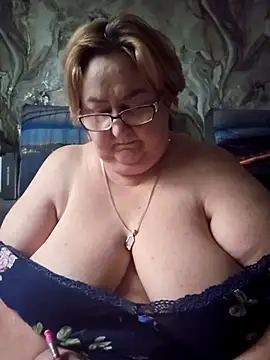 Snapshot of Awn290668 chatting on November 2025 07:42:02 AM Awn290668 online show from November 2025 07:42:02 AM