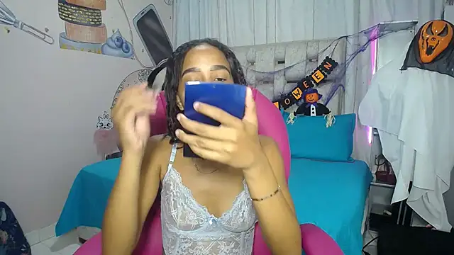 EMMA SWEETT1 online show from October 2025 01:10:02 PM