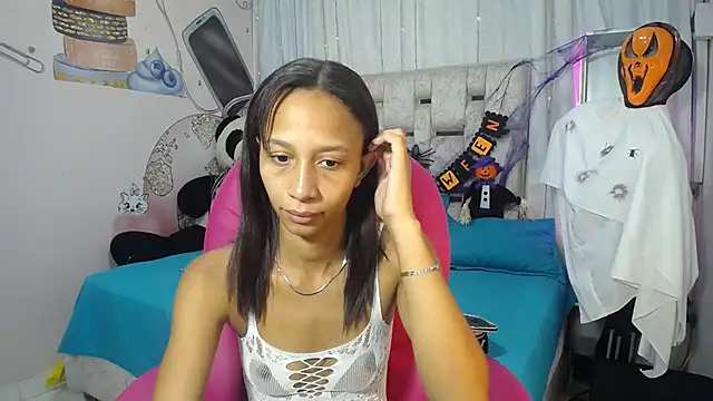 EMMA SWEETT1 online show from November 2025 12:42:02 PM