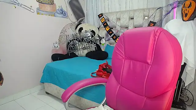 EMMA SWEETT1 online show from October 2025 12:46:01 PM