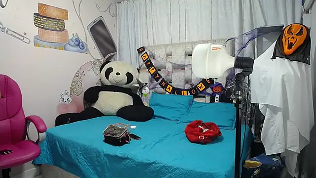 EMMA SWEETT1 online show from October 2025 01:09:01 PM