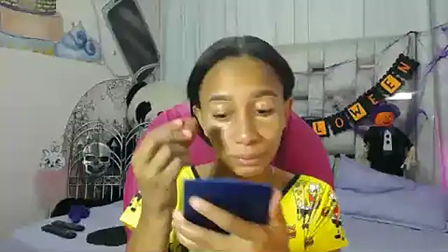 EMMA SWEETT1 online show from October 2025 12:39:02 PM