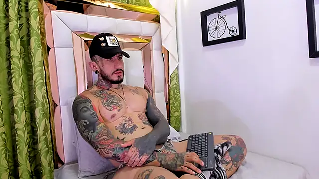 dilan scootk  online show from October 2025 07:37:01 PM