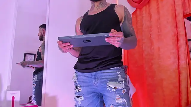 dilan scootk  online show from March 2026 07:42:01 PM