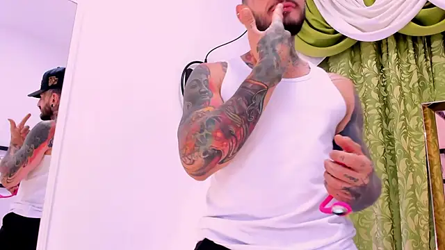 dilan scootk  online show from November 2025 07:36:01 PM