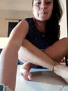Snapshot of carlajames_ chatting on October 2025 11:50:01 PM carlajames online show from October 2025 11:50:01 PM
