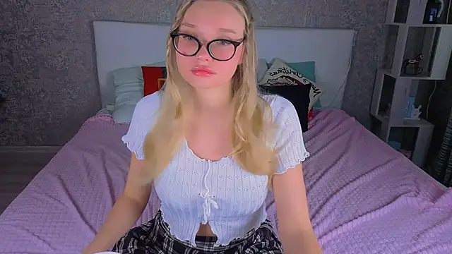 BoysLoveBlondee online show from February 2026 07:43:02 AM