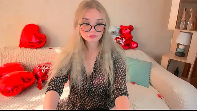 Snapshot of BoysLoveBlondee chatting on February 2025 11:02:02 AM BoysLoveBlondee online show from February 2025 11:02:02 AM