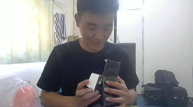 Snapshot of kisstoyousoon2024 chatting on December 2024 07:27:02 AM kisstoyousoon2024 online show from December 2024 07:27:02 AM