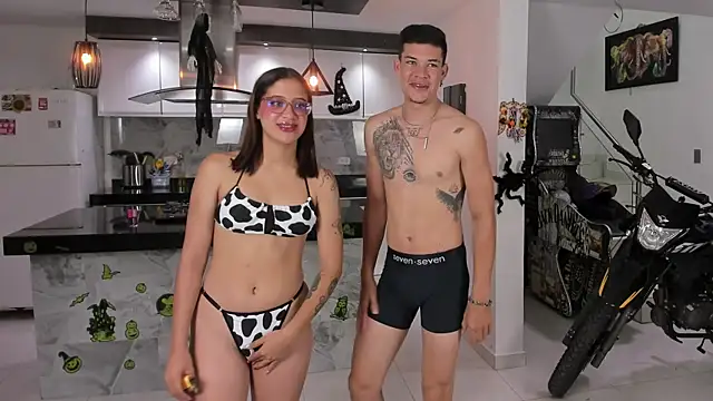 Snapshot of vicky_wendy_hot_sexx chatting on October 2025 06:14:01 AM vicky wendy hot sexx online show from October 2025 06:14:01 AM