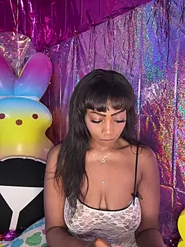 Blazerina online show from April 2026 07:09:01 PM