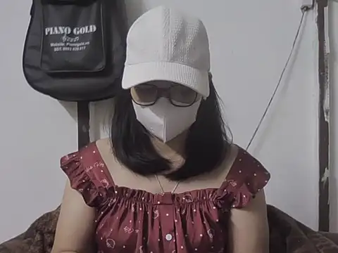 Snapshot of JuliaCiona chatting on November 2025 10:26:02 PM JuliaCiona online show from November 2025 10:26:02 PM