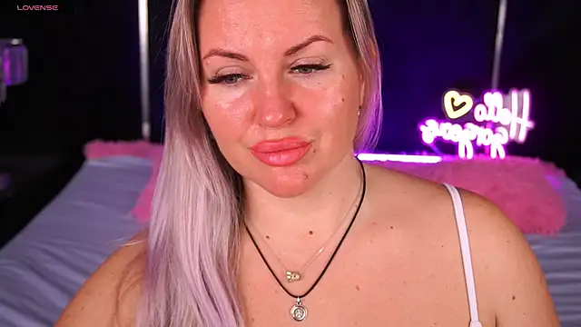 KiraCandyS online show from December 2025 09:04:02 PM