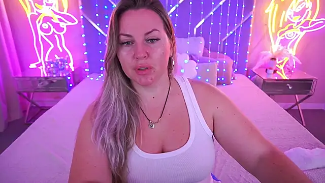 KiraCandyS online show from May 2026 08:29:02 PM