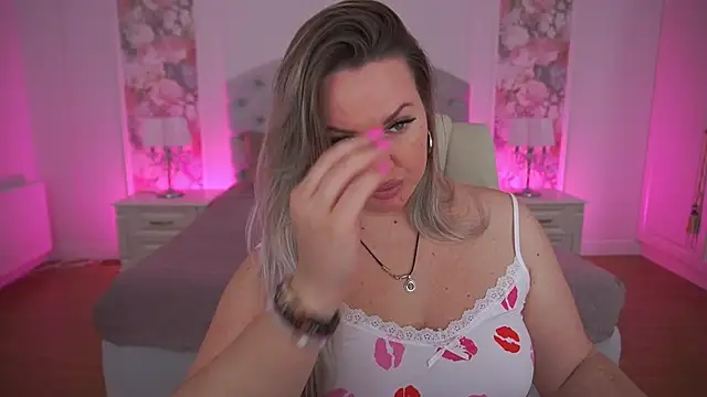 KiraCandyS online show from April 2026 08:16:02 PM