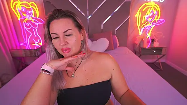 KiraCandyS online show from November 2025 09:15:02 PM