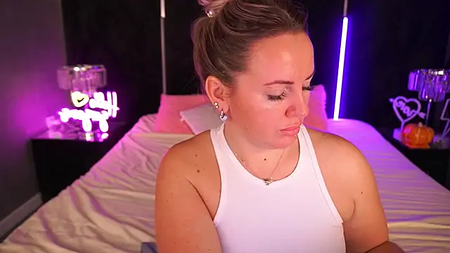 KiraCandyS online show from November 2025 03:21:01 AM