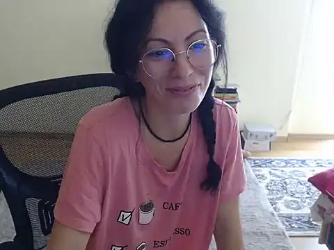 Emmatoo online show from October 2025 09:39:01 AM