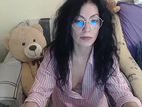 Emmatoo online show from January 2026 06:48:01 PM