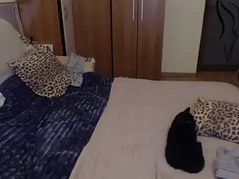 Emmatoo online show from December 2025 12:40:02 PM