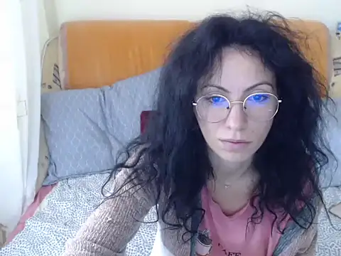 Snapshot of Emmatoo chatting on October 2025 09:06:02 AM Emmatoo online show from October 2025 09:06:02 AM