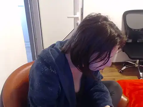 Emmatoo online show from March 2026 07:43:02 PM