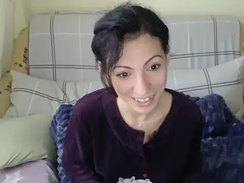 Snapshot of Emmatoo chatting on November 2025 11:03:02 AM Emmatoo online show from November 2025 11:03:02 AM