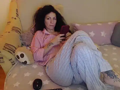 Emmatoo online show from February 2026 05:20:02 PM