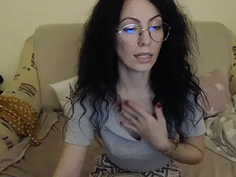 Emmatoo online show from February 2026 09:58:02 PM