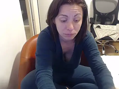 Emmatoo online show from March 2026 08:21:02 PM