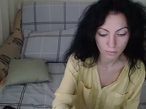 Snapshot of Emmatoo chatting on November 2025 10:31:02 AM Emmatoo online show from November 2025 10:31:02 AM