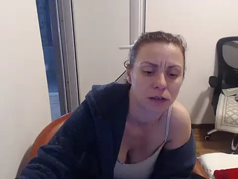 Emmatoo online show from March 2026 07:26:01 PM