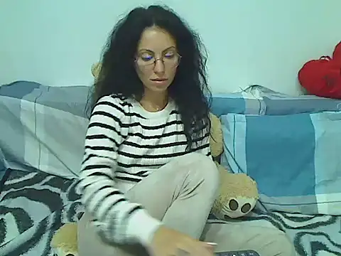 Emmatoo online show from April 2026 09:43:02 PM