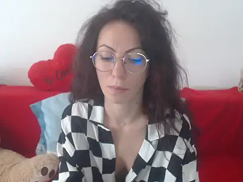 Snapshot of Emmatoo chatting on May 2026 11:47:02 AM Emmatoo online show from May 2026 11:47:02 AM