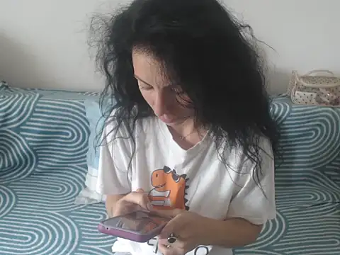 Snapshot of Emmatoo chatting on May 2026 11:40:01 AM Emmatoo online show from May 2026 11:40:01 AM